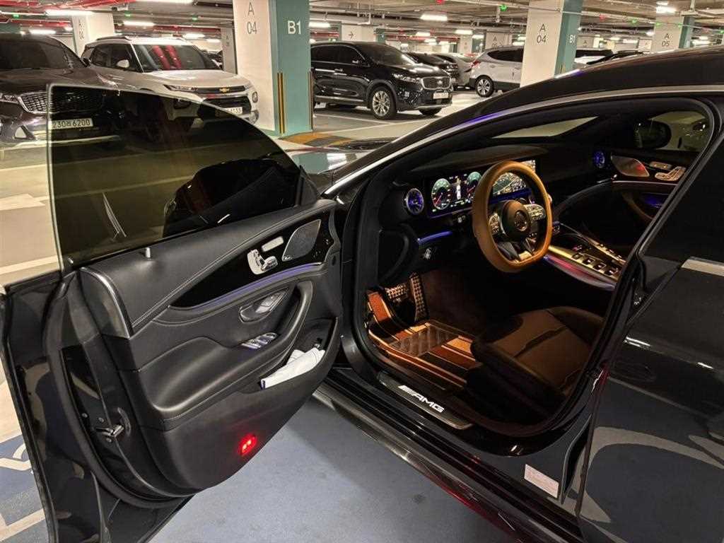 Mercedes Benz AMG GT - Vista 5