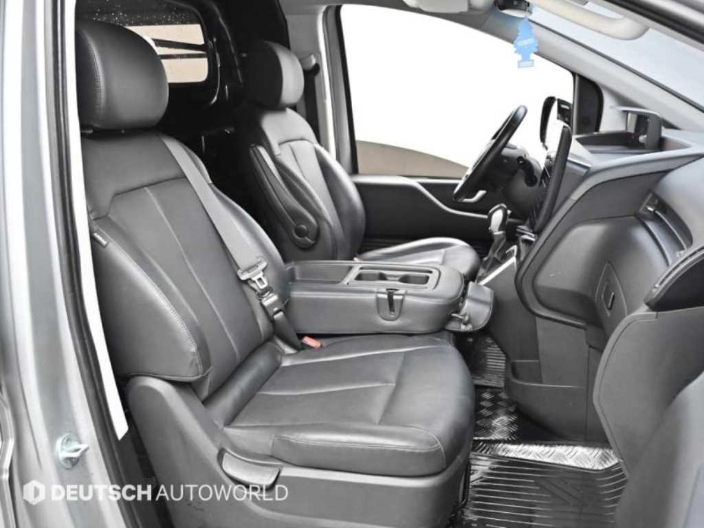 HYUNDAI Staria - Vista 10