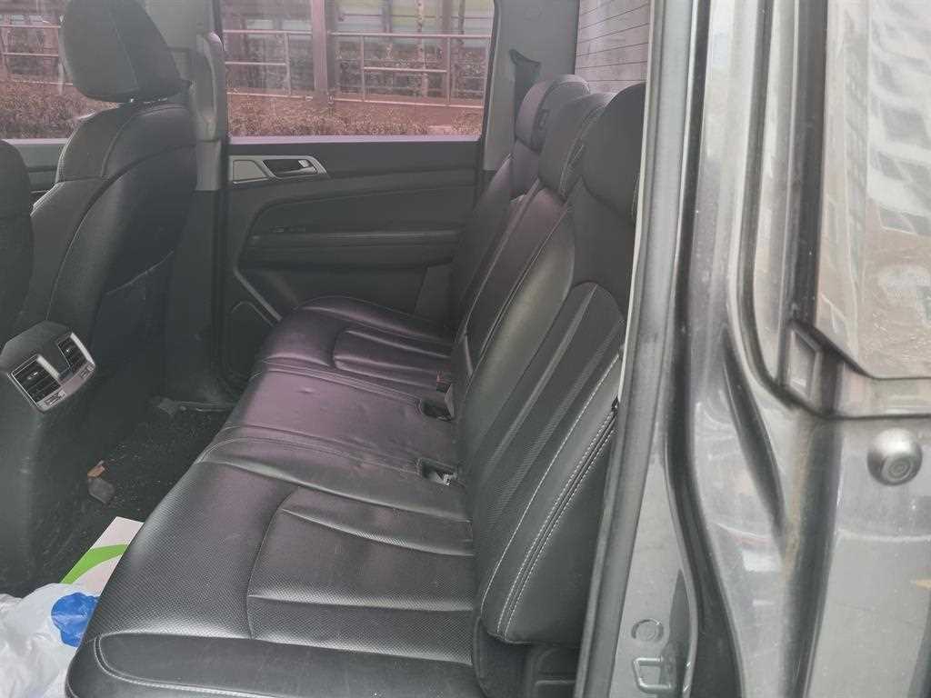 Ssangyong Rexton - Vista 9