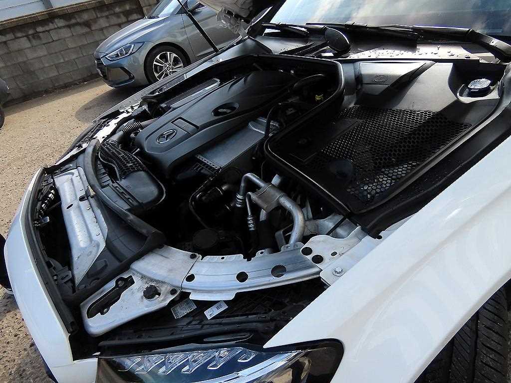 Mercedes Benz C Class 2016 Blanco - Importación desde Corea - HF Imports Iquique - Foto 18