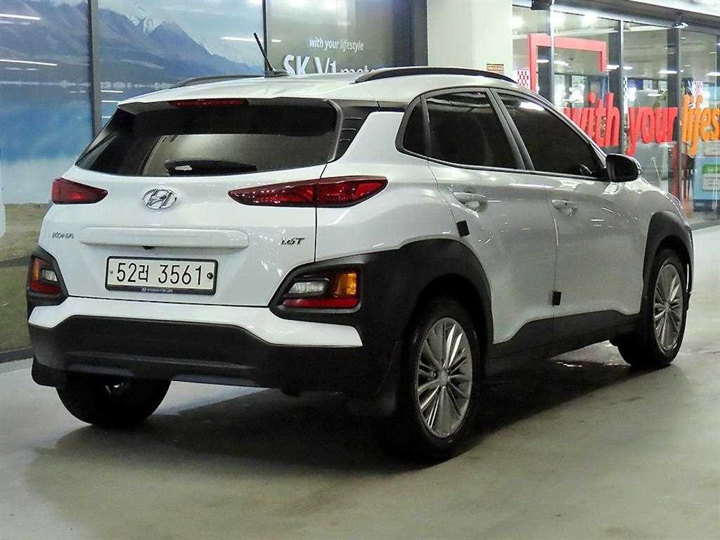 HYUNDAI Kona - Vista 4