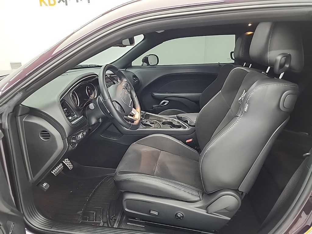 DODGE Challenger - Vista 11