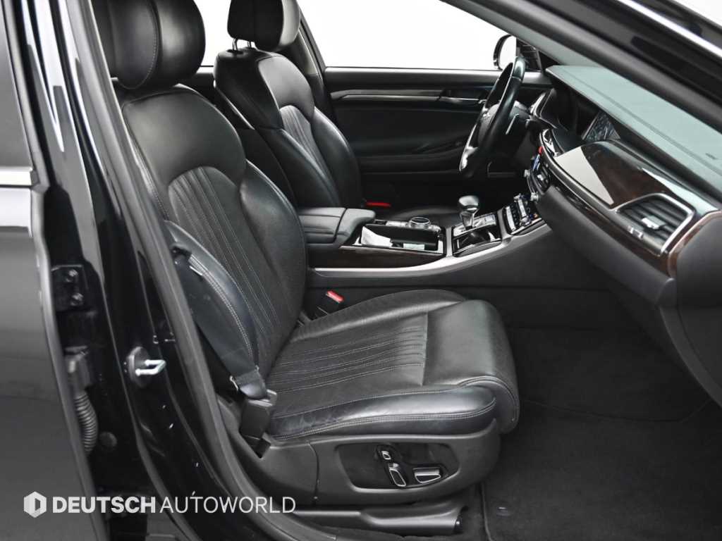 Genesis EQ900 - Vista 10