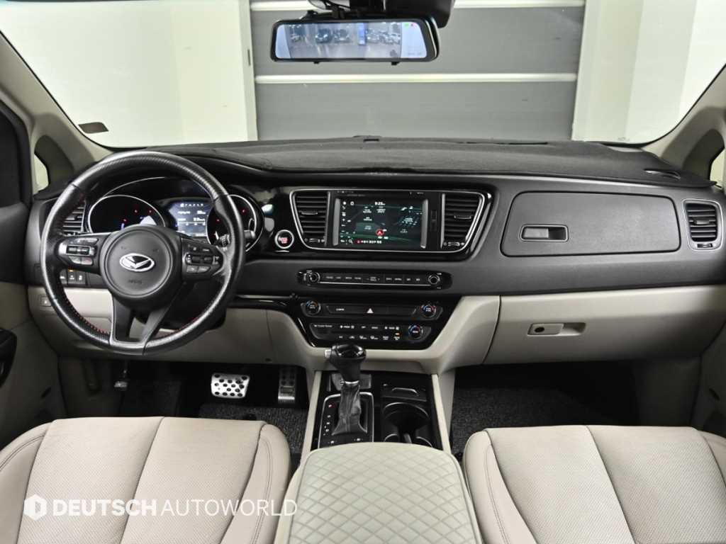 KIA Carnival - Vista 7