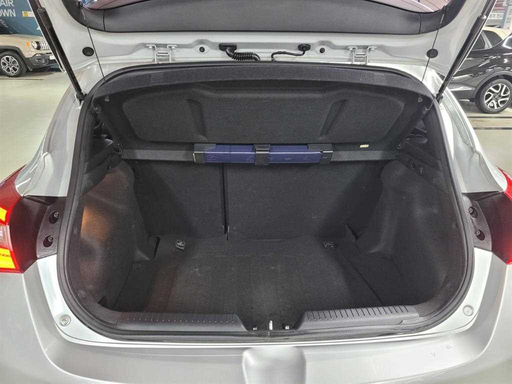 HYUNDAI i30 2014 Plateado - Importación desde Corea - HF Imports Iquique - Foto 18