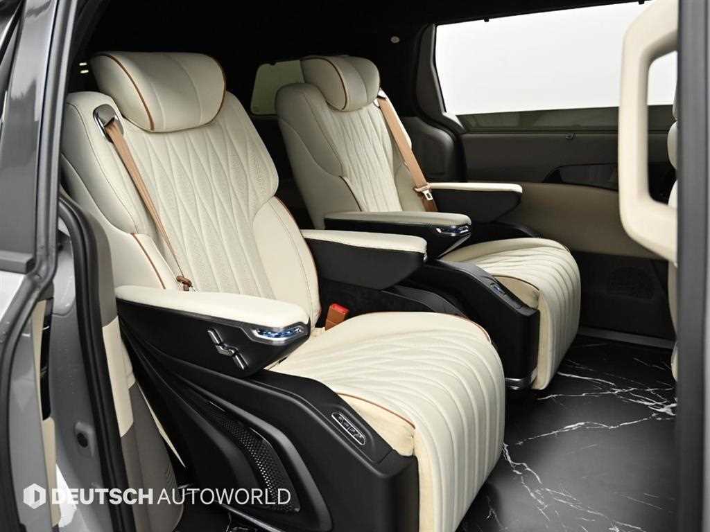 KIA Carnival - Vista 11