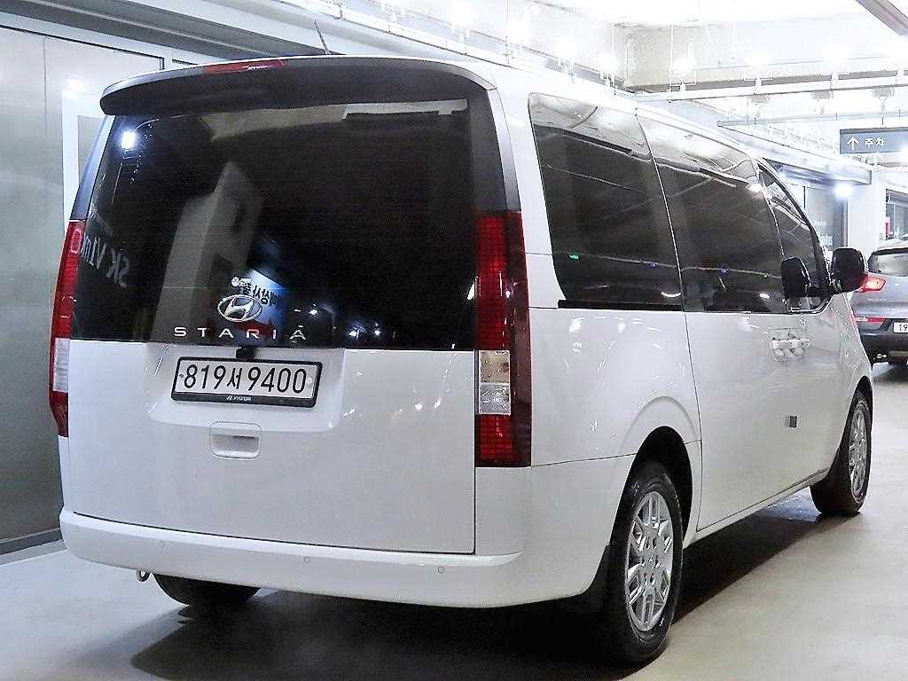 HYUNDAI Staria - Vista 4