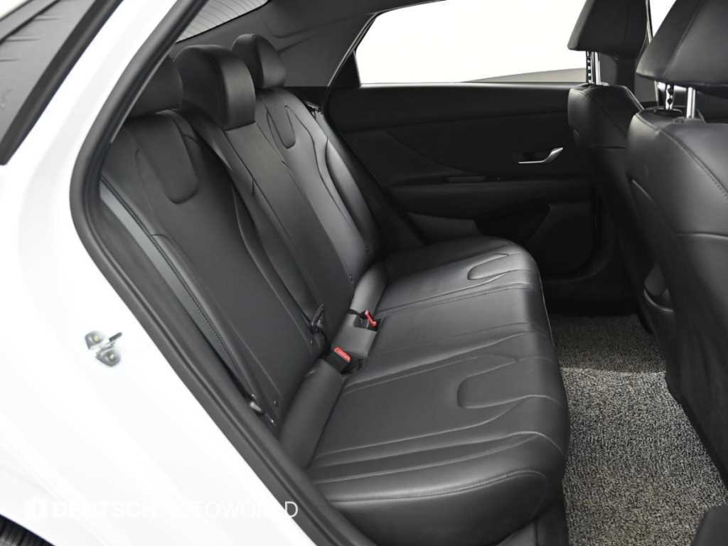 HYUNDAI Avante - Vista 12