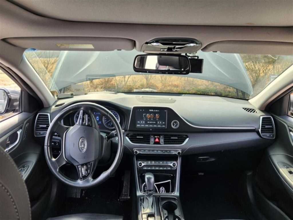 HYUNDAI Grandeur - Vista 6