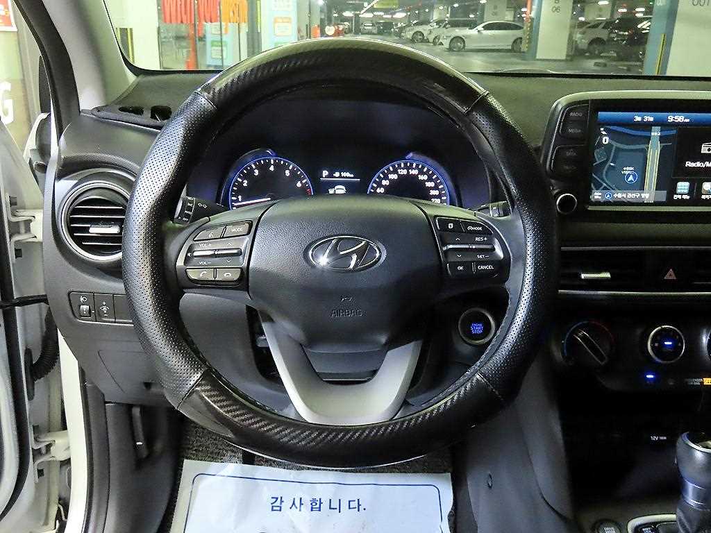 HYUNDAI Kona - Vista 8