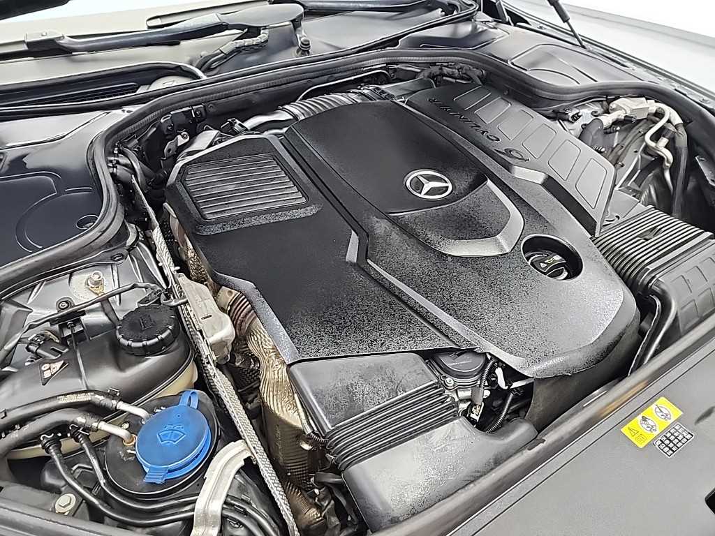 Mercedes Benz S Class - Vista 5