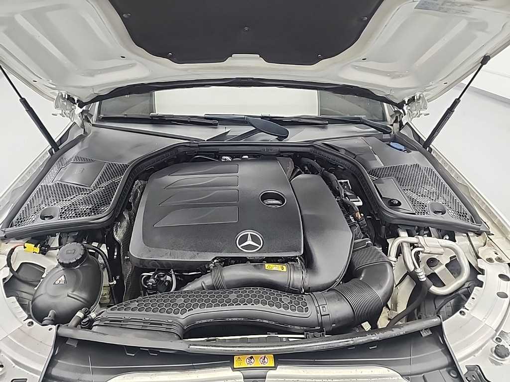 Mercedes Benz C Class - Vista 5