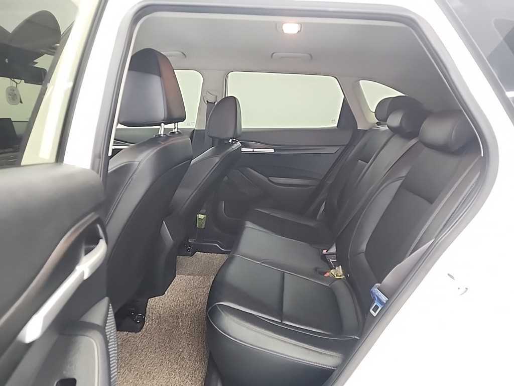 KIA Seltos - Vista 12