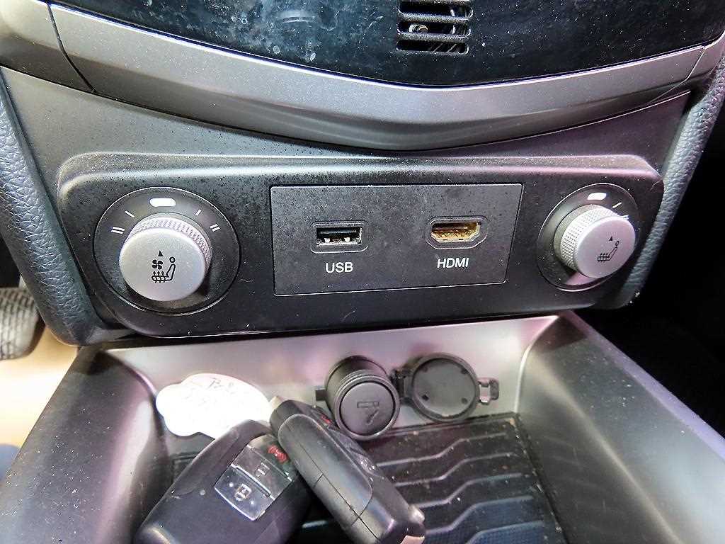 Ssangyong Tivoli 2015 Azul - Importación desde Corea - HF Imports Iquique - Foto 13