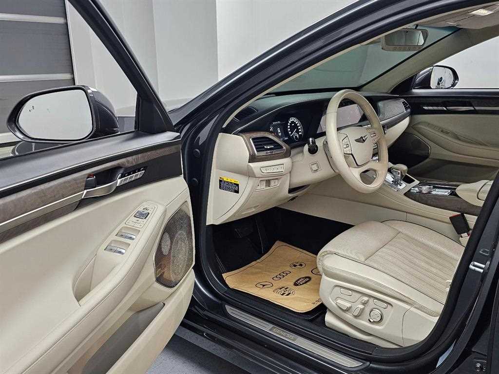 Genesis G90 - Vista 11