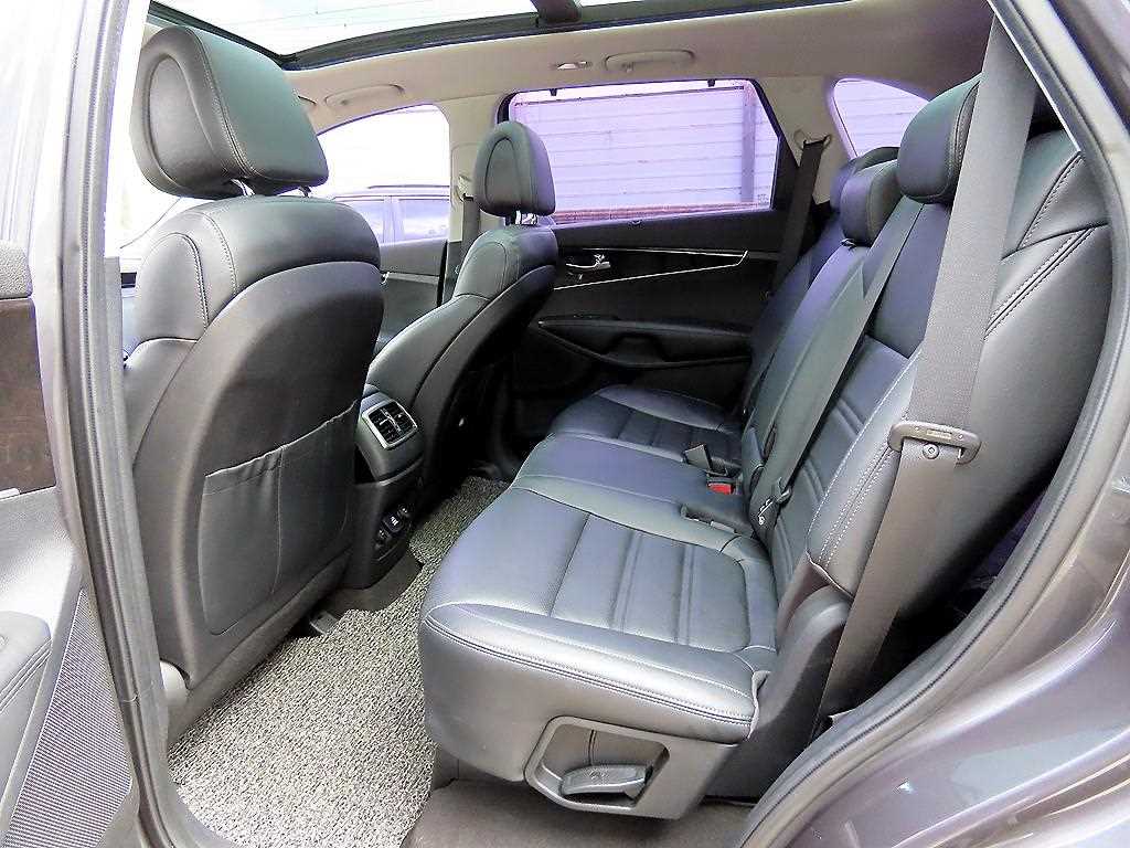 KIA Sorento - Vista 6