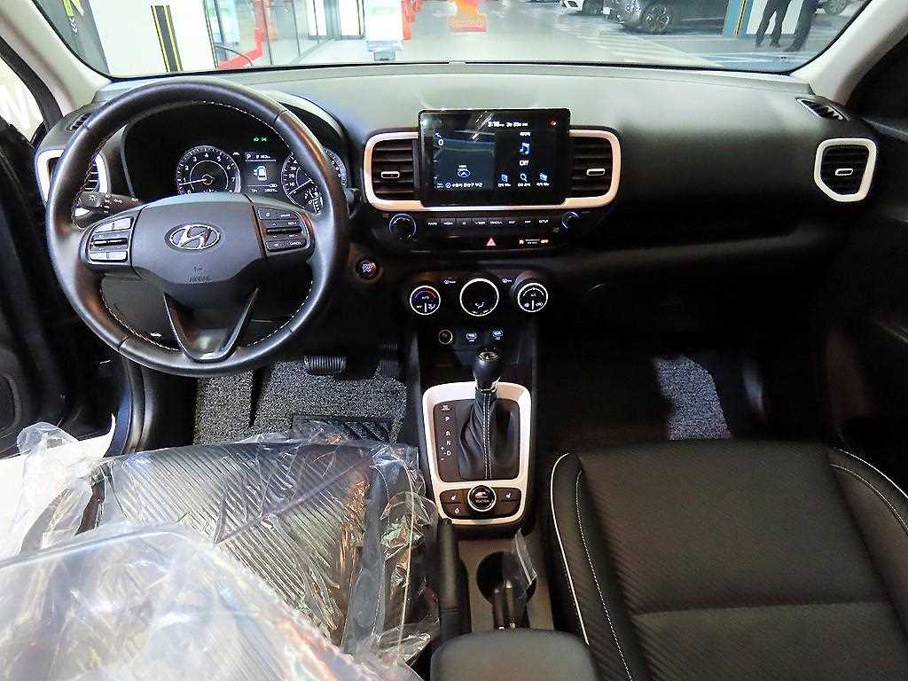 HYUNDAI Venue - Vista 10