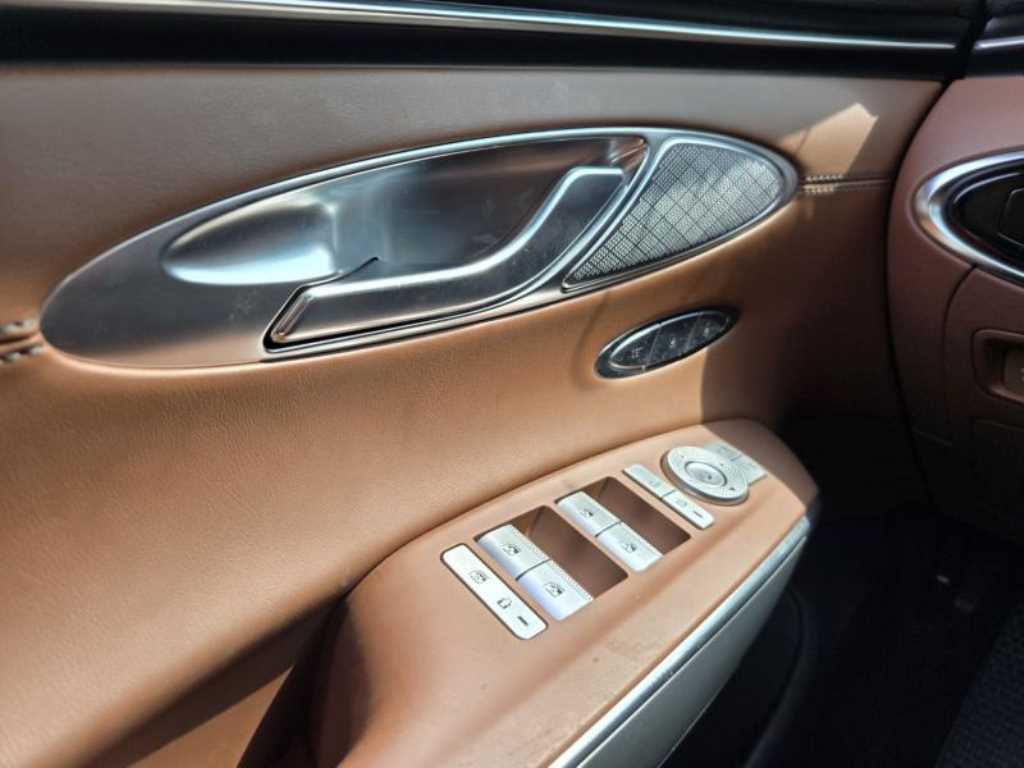 Genesis GV70 - Vista 9