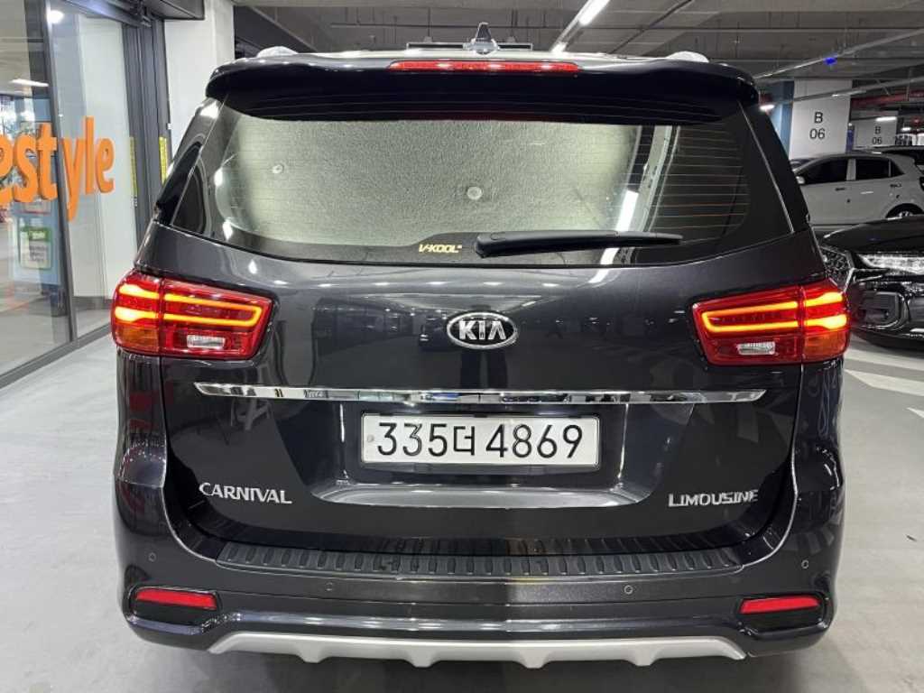 KIA Carnival - Vista 6