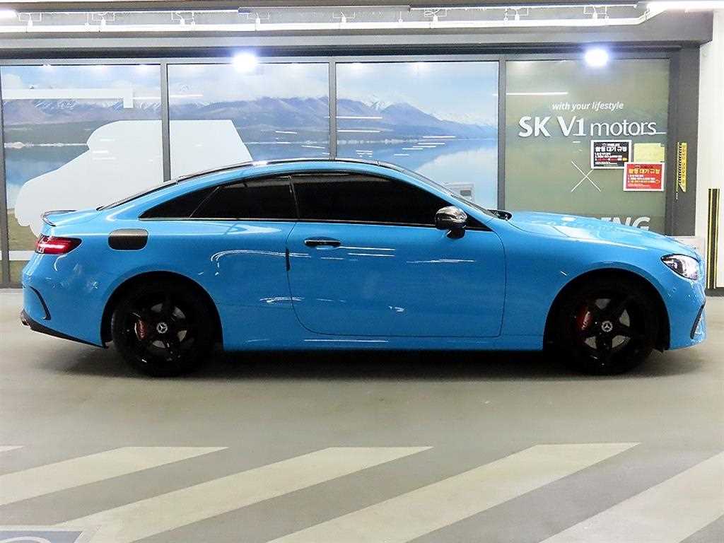 Mercedes Benz E class - Vista 3