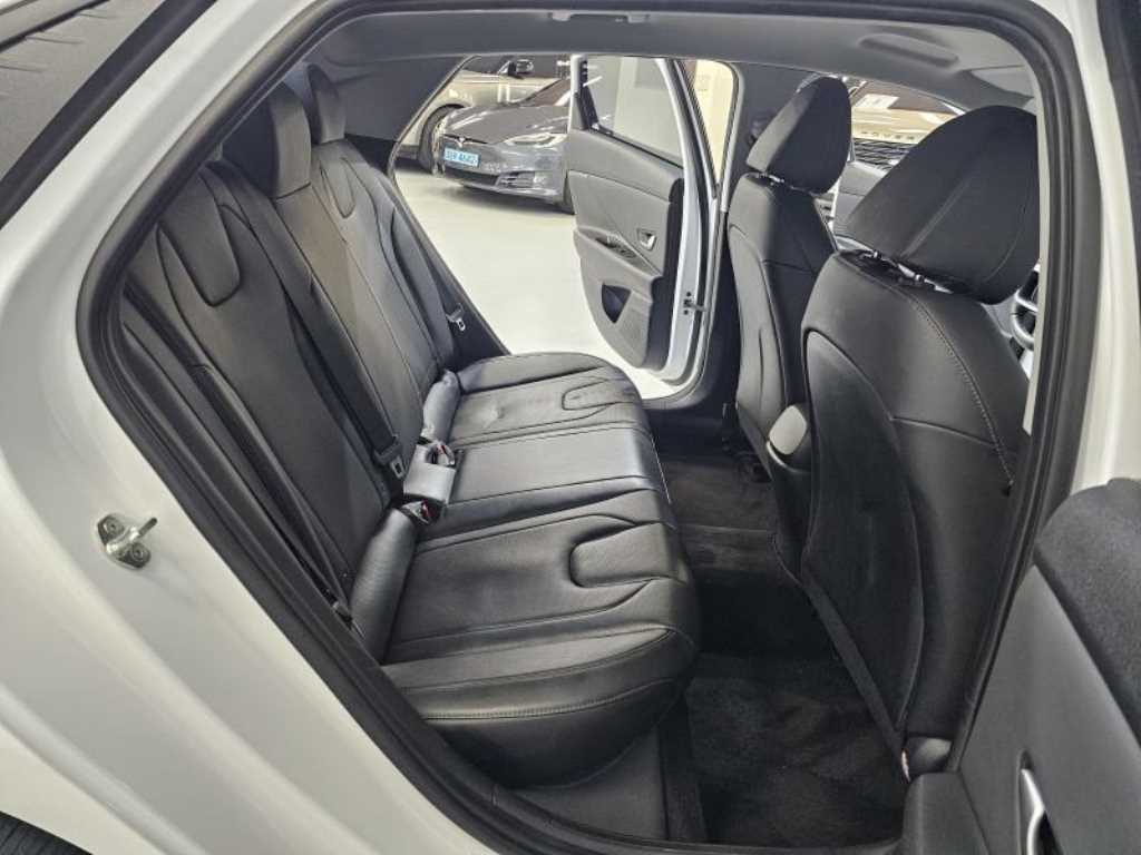 HYUNDAI Avante - Vista 8