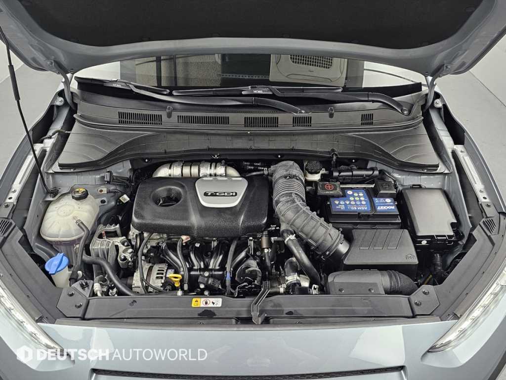 HYUNDAI Kona - Vista 6