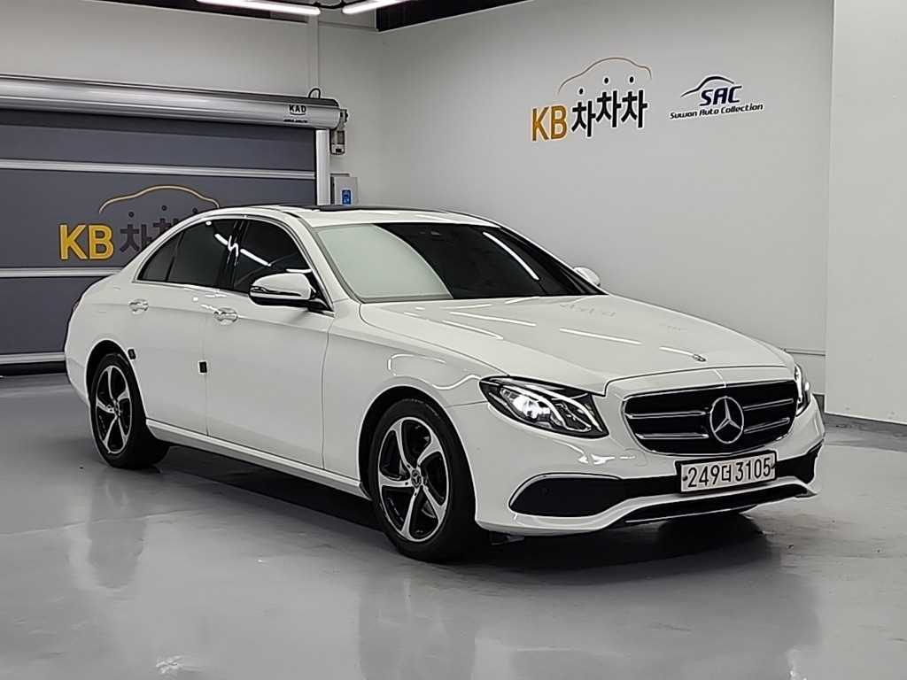 Mercedes Benz E class - Vista 4