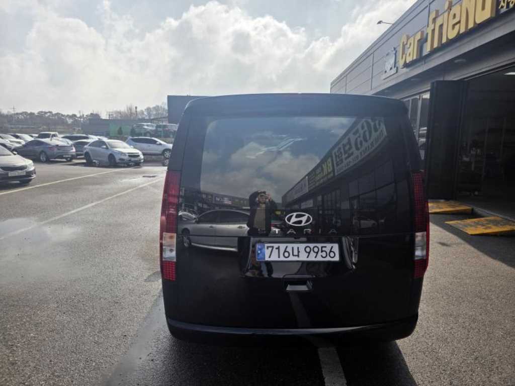 HYUNDAI Staria - Vista 5