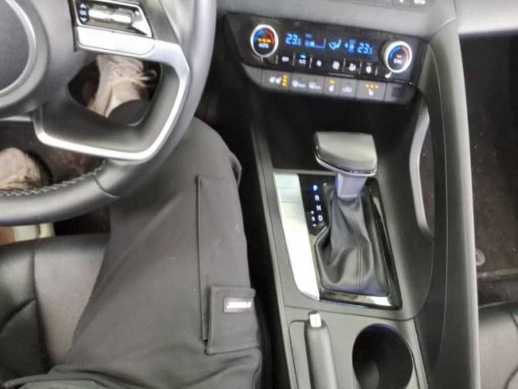 HYUNDAI Avante - Vista 8