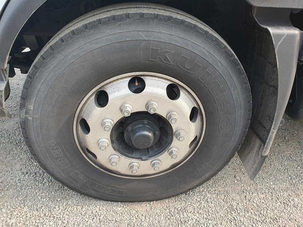 medium and large cargo truck - Vista 8