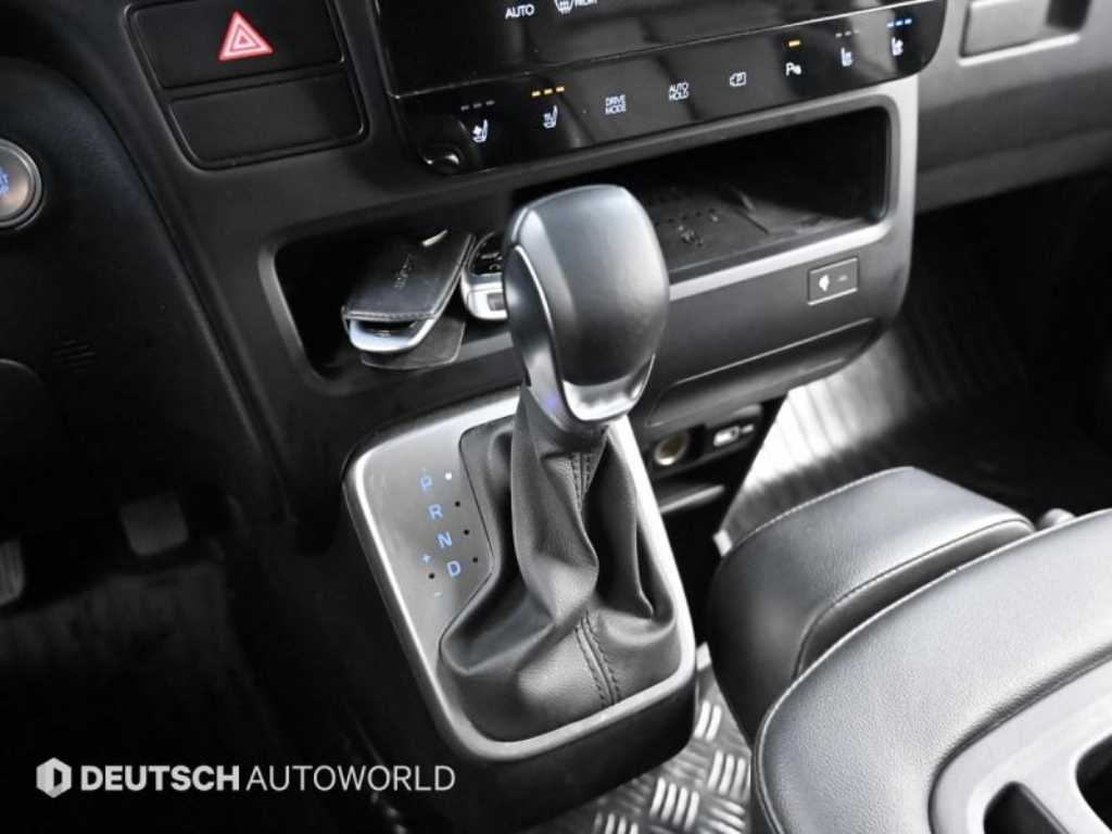 HYUNDAI Staria - Vista 9