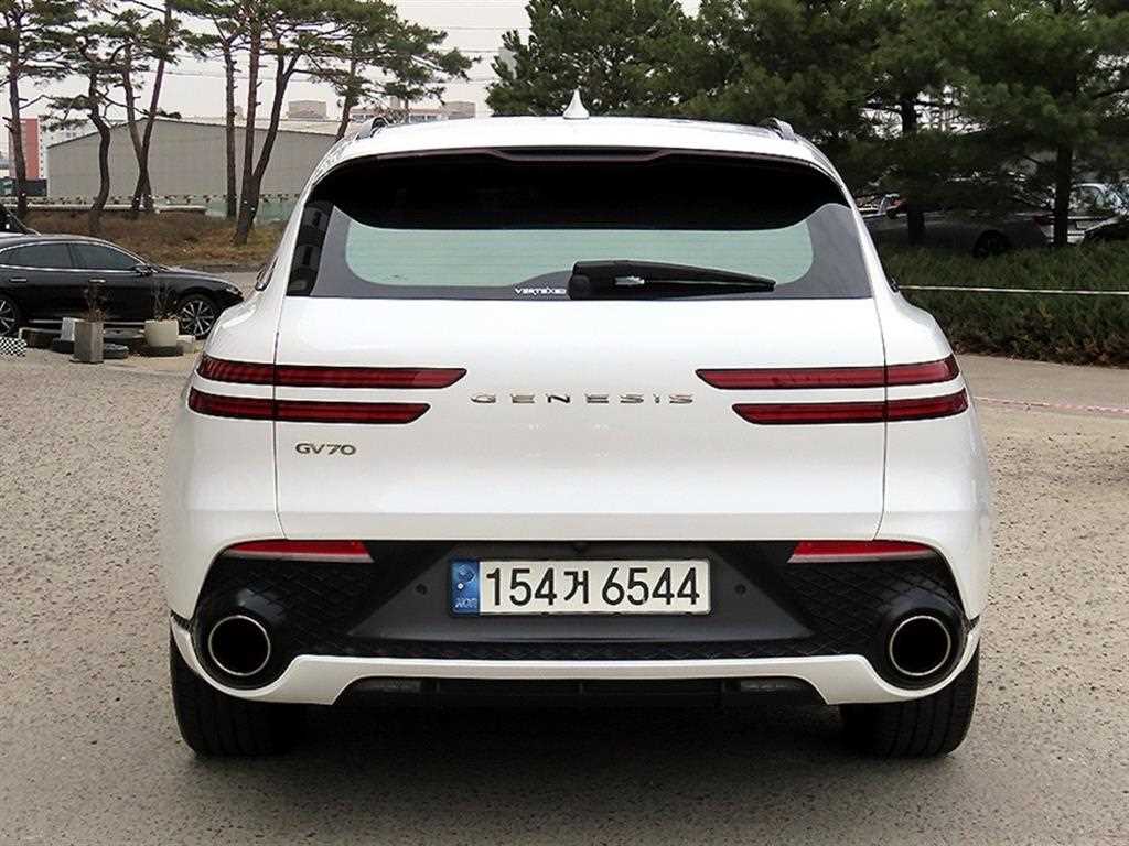 Genesis GV70 - Vista 4