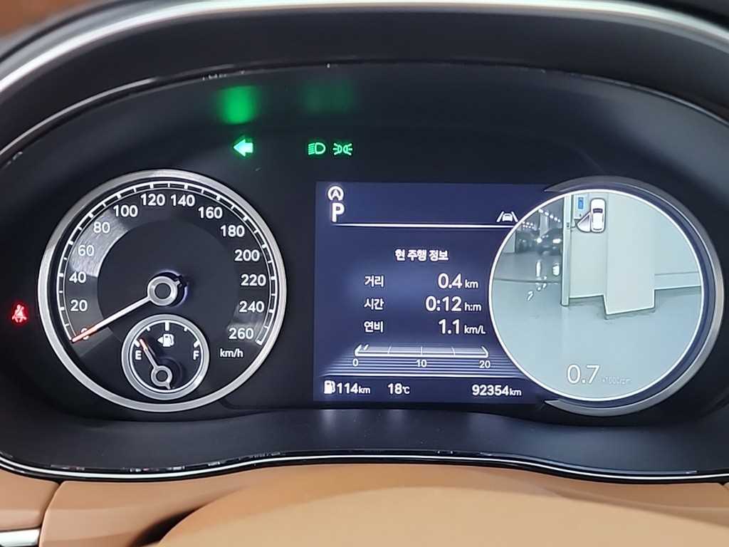 Genesis GV70 - Vista 6