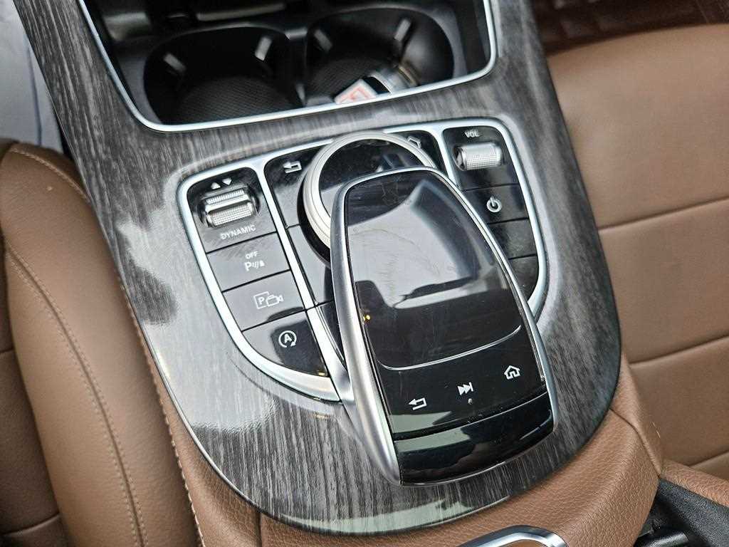 Mercedes Benz E class - Vista 12