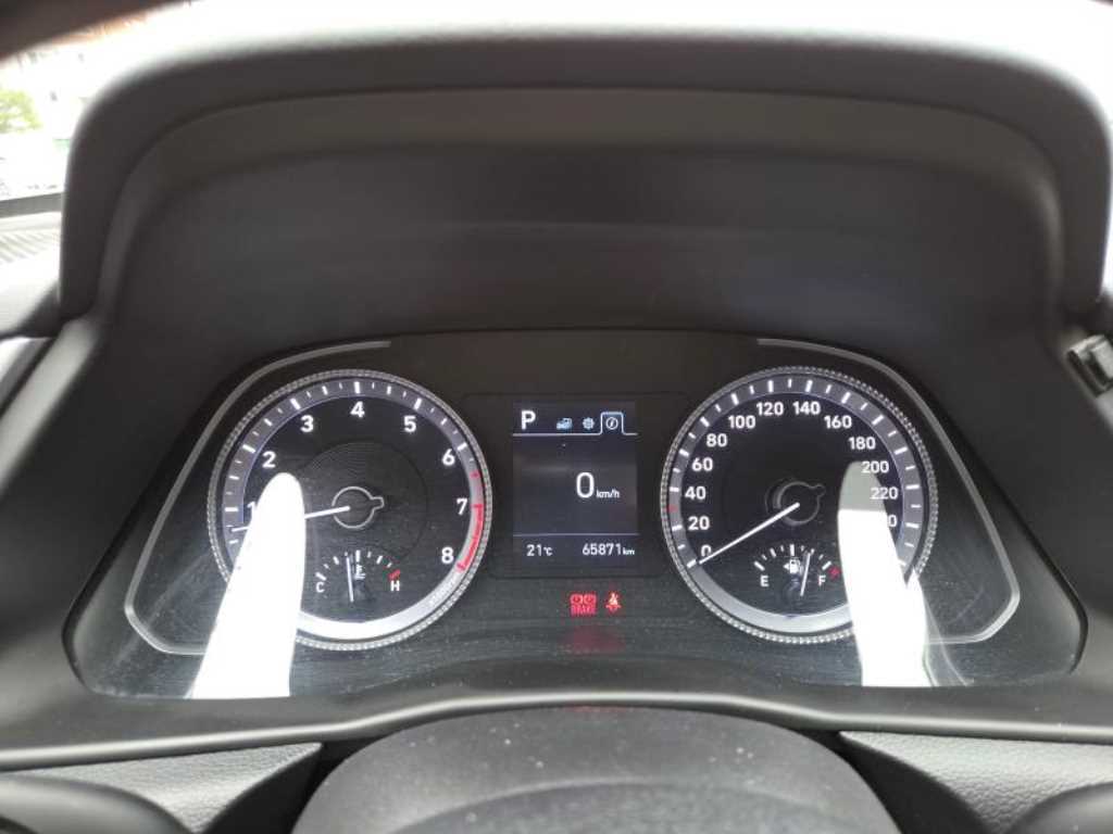 HYUNDAI Sonata - Vista 6