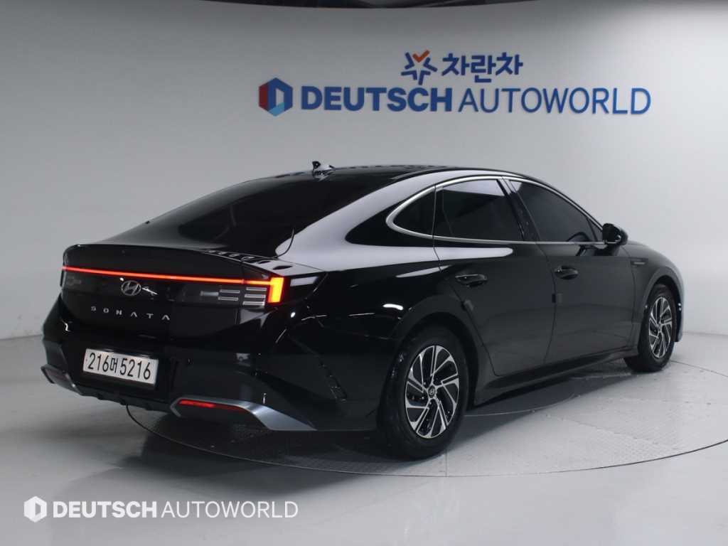 HYUNDAI Sonata - Vista 2