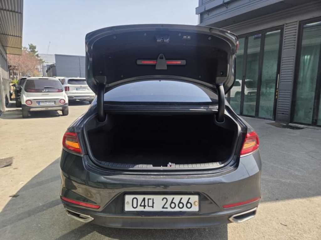 HYUNDAI Grandeur - Vista 5