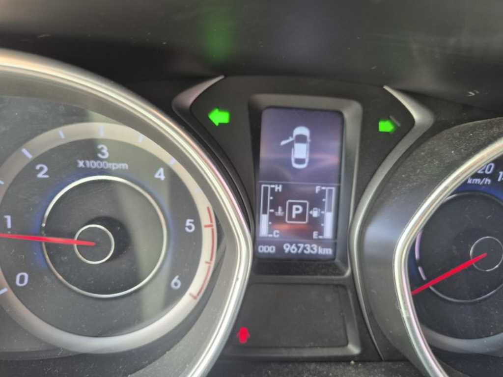 HYUNDAI Avante - Vista 6