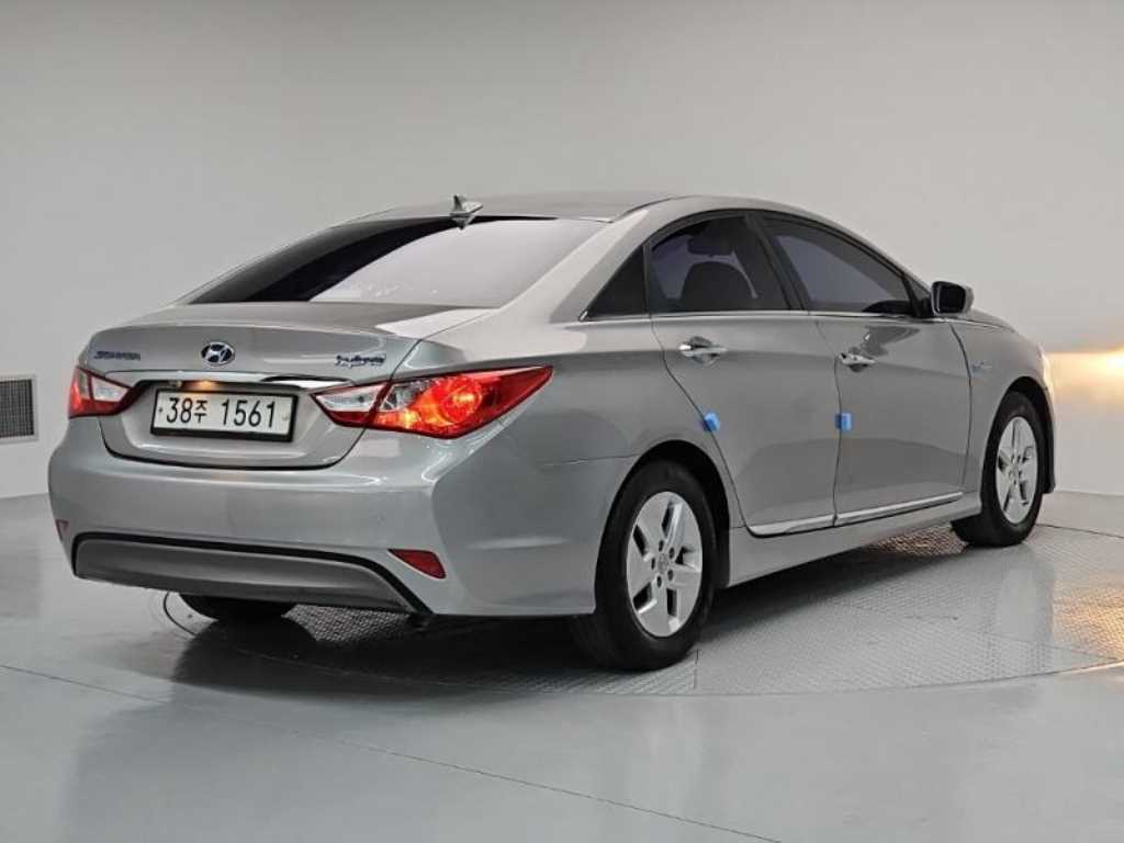 HYUNDAI Sonata - Vista 4