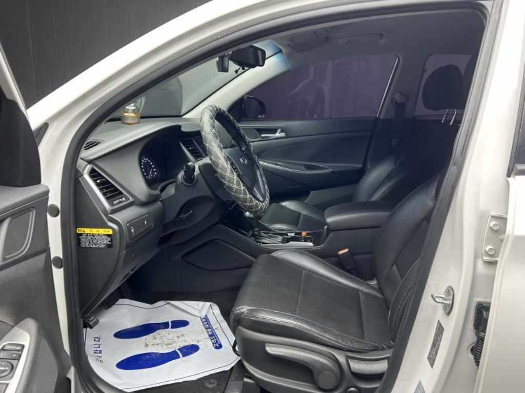 HYUNDAI Tucson - Vista 7