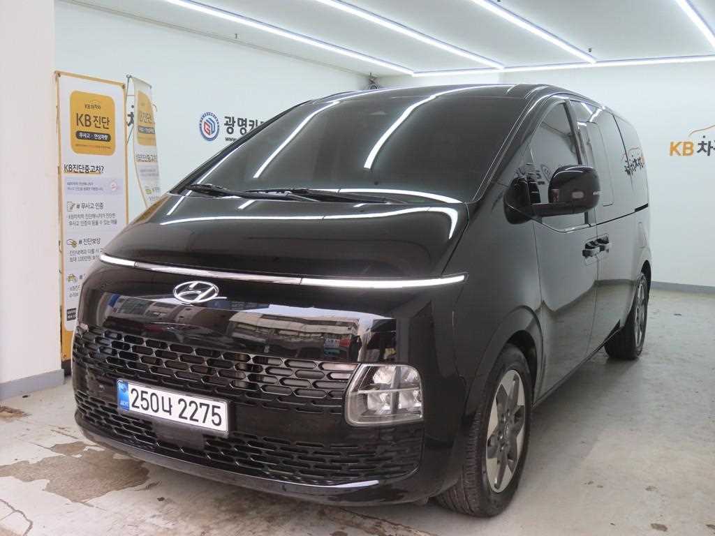 HYUNDAI Staria - Vista 2