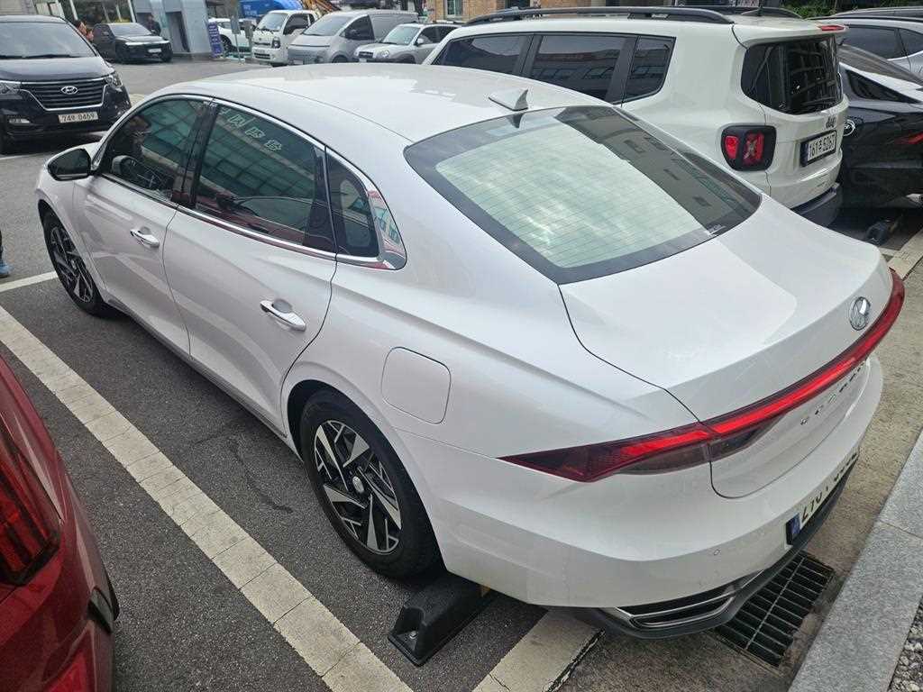 HYUNDAI Grandeur - Vista 3