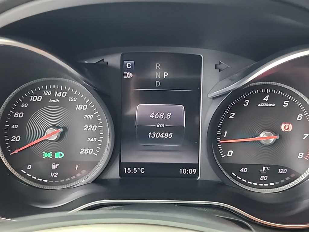 Mercedes Benz GLC Class - Vista 6