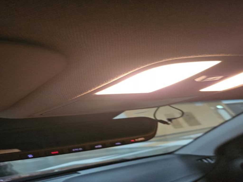 HYUNDAI Kona - Vista 9