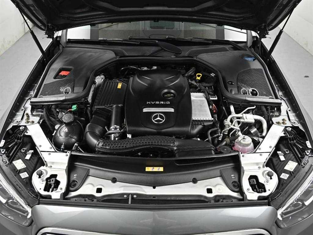 Mercedes Benz E class - Vista 6