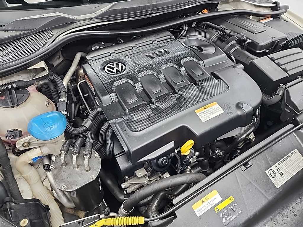 Volkswagen Scirocco - Vista 5