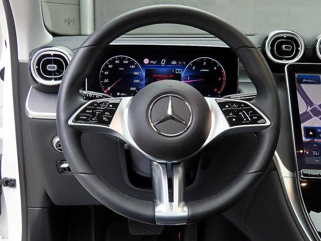 Mercedes Benz GLC Class - Vista 9