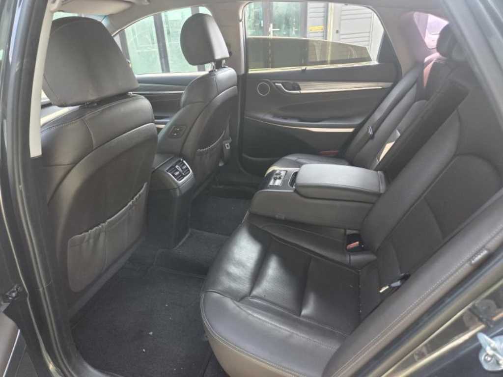 HYUNDAI Grandeur - Vista 7