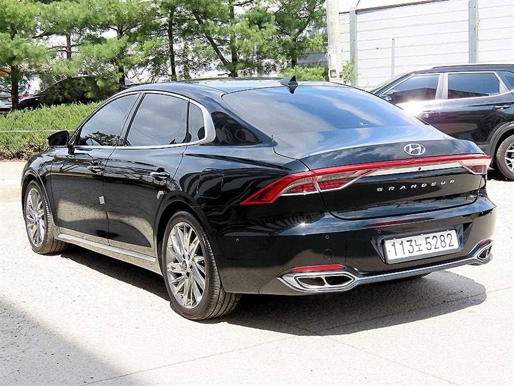 HYUNDAI Grandeur - Vista 3