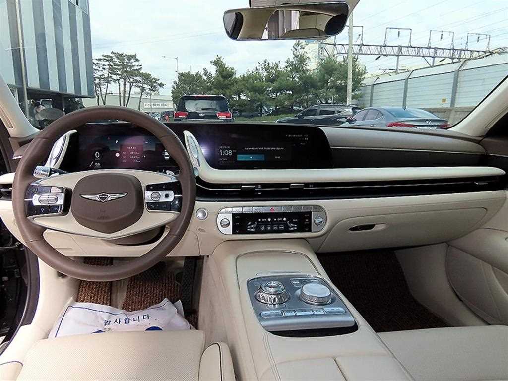 Genesis G90 - Vista 7